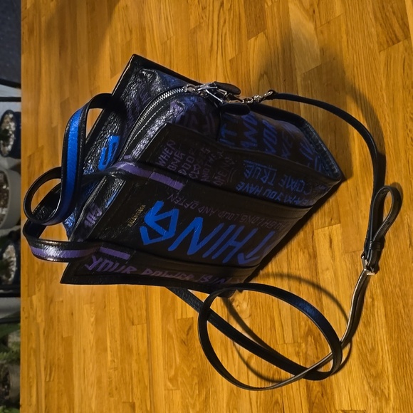 Balenciaga - Picture 4 of 16